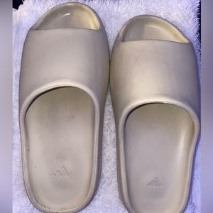 Used yeezy slides size 6.5